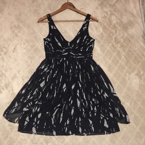 BCBGeneration Dresses & Skirts - BCBGeneration little black dress flowy fun